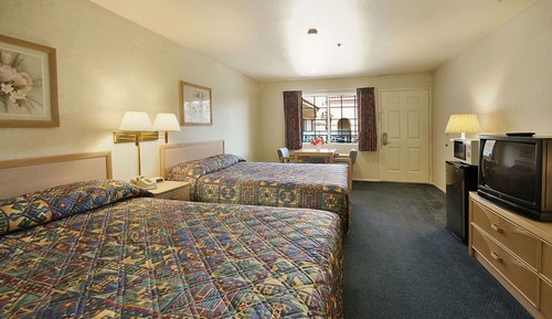 Chambre Standard, 2 grands lits