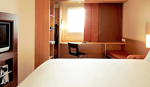 Chambre Standard, 1 lit double, accessible aux personnes à mobilité réduite
