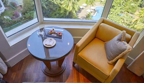 Club Room (Royal) With 1+1 Happy hours - 5pm to 7pm at 6 degrees on selected brands