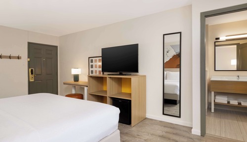 Chambre, 1 très grand lit