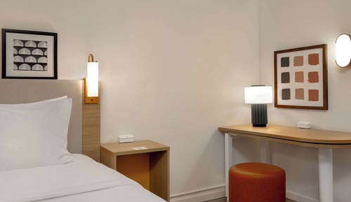 Chambre, 1 très grand lit (Mobility & Hearing, Roll-in Shower)