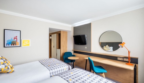 Chambre Premium, 1 grand lit et 1 canapé-lit (Minibar)