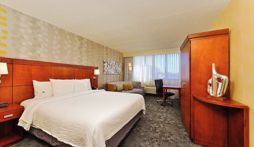 Chambre Deluxe, 1 très grand lit et 1 canapé-lit