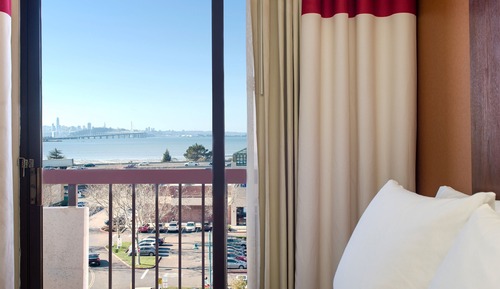 Chambre, 1 très grand lit, vue baie (Hearing Accessible)