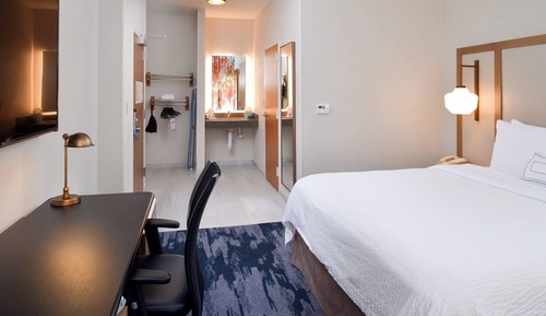 Chambre, 1 très grand lit
