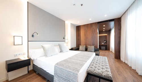 Chambre Deluxe (Square View)