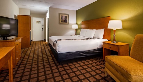Chambre Standard, 1 lit double, accessible aux personnes à mobilité réduite, baignoire