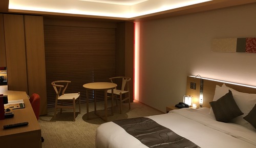 Chambre Standard, 1 très grand lit (Stocked Minibar)