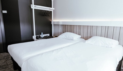 Chambre, 2 lits une place