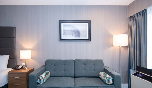 Chambre Standard, 1 très grand lit et 1 canapé-lit