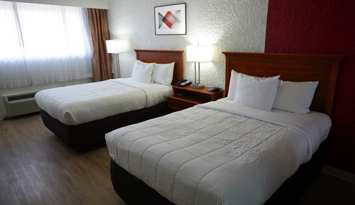 Chambre, 2 lits doubles, accessible aux personnes à mobilité réduite, non-fumeurs (Upgrade)