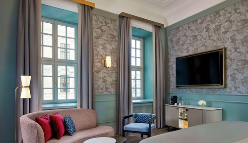 Chambre (Grand Palais View)