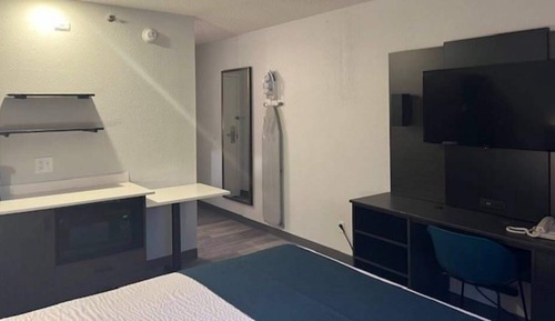 Chambre Standard, 2 grands lits, non-fumeurs, réfrigérateur et four à micro-ondes