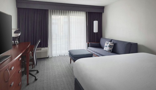 Chambre, 1 très grand lit et 1 canapé-lit (Mobility/Hearing Accessible, Tub)