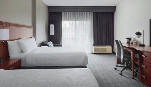 Chambre, 2 lits doubles (Mobility/Hearing Access, Roll-In Shwr)