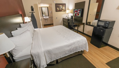 Chambre Deluxe, 1 très grand lit, accessible aux personnes à mobilité réduite (Smoke Free)