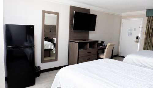 Chambre, 2 lits doubles, accessible aux personnes à mobilité réduite (Tub with Grab Bars)