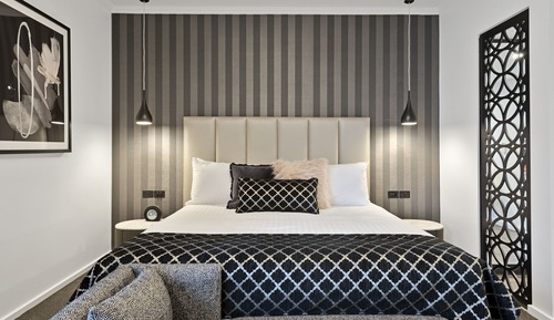 Chambre « Premier », 1 très grand lit, baignoire à jets