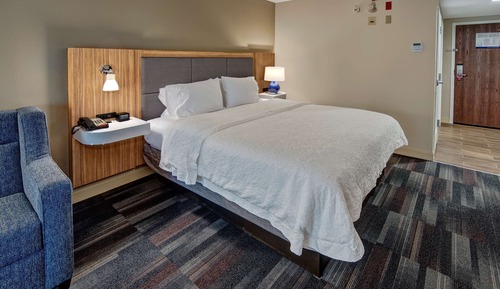 Chambre, 1 très grand lit, accessible aux personnes à mobilité réduite, non-fumeurs