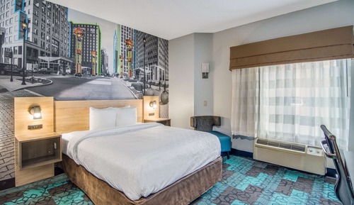 Chambre, 1 grand lit, accessible aux personnes à mobilité réduite, non-fumeurs