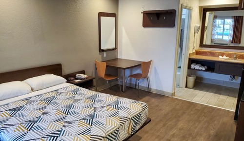 Chambre Standard, 1 grand lit, accessible aux personnes à mobilité réduite, non-fumeurs