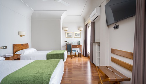 Chambre Simple Standard, 1 lit double ou 2 lits jumeaux