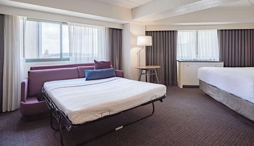 Chambre Supérieure, 1 très grand lit (Preferred Corner King with Sofabed)