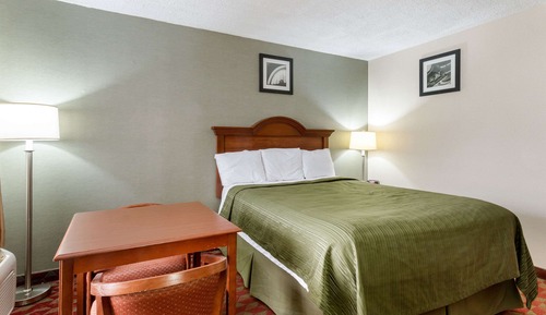 Chambre, 1 très grand lit, accessible aux personnes à mobilité réduite, non-fumeurs