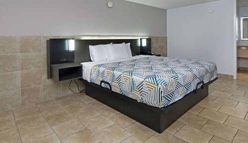 Chambre Standard, 1 très grand lit, accessible aux personnes à mobilité réduite, non-fumeurs