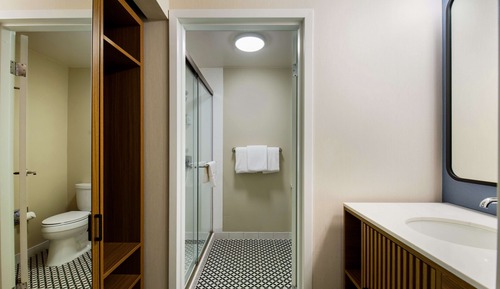 Chambre Deluxe, 1 très grand lit et 1 canapé-lit