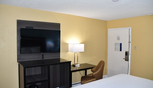 Chambre, 1 grand lit, accessible aux personnes à mobilité réduite, non-fumeurs