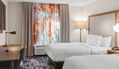 Chambre, 2 grands lits, non-fumeurs (Mobility Accessible, Roll-In Shower)