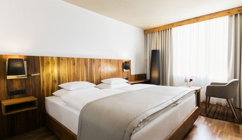 Chambre Deluxe, 1 très grand lit, non-fumeurs, vue jardin