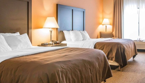 Chambre, 2 grands lits, accessible aux personnes à mobilité réduite, non-fumeurs (Accessible Tub)