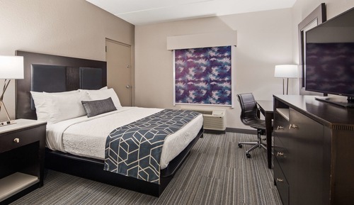 Chambre Standard, 1 grand lit, accessible aux personnes à mobilité réduite