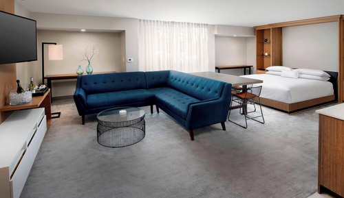 Suite, 1 très grand lit, rez-de-chaussée