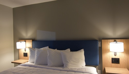 Chambre, 1 très grand lit, non-fumeurs