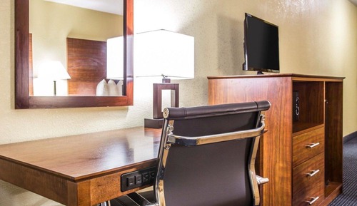 Chambre, 1 très grand lit, accessible aux personnes à mobilité réduite, non-fumeurs