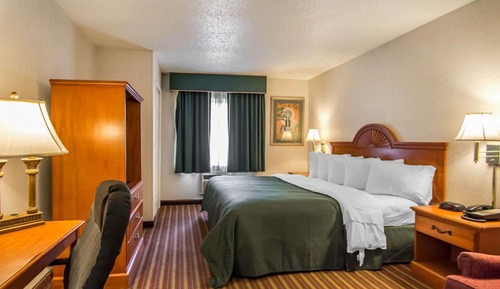Suite, 1 très grand lit et 1 canapé-lit, non-fumeurs