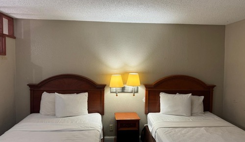 Studio (2 Double Beds)