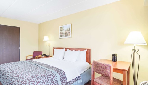 Chambre, 1 très grand lit, accessible aux personnes à mobilité réduite