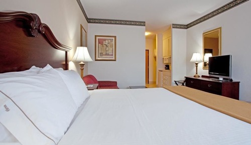 Chambre Standard, 1 très grand lit, plusieurs vues (King Non-Smoking)