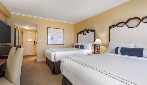 Chambre Tradition, 2 grands lits, accessible aux personnes à mobilité réduite