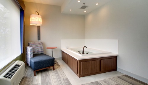 Suite, 1 chambre, baignoire à jets