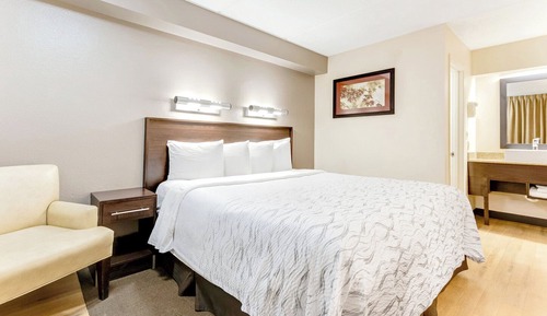 Chambre Standard, 1 très grand lit (Smoke Free)