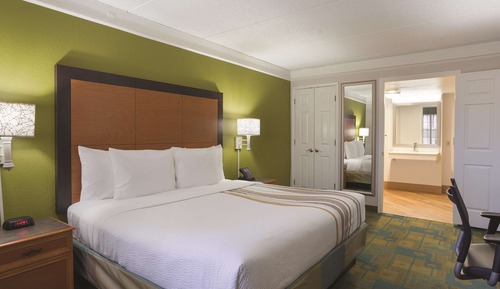 Chambre, 1 très grand lit, accessible aux personnes à mobilité réduite (Mobility Accessible)