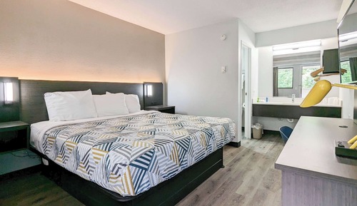 Chambre Deluxe, 1 très grand lit, accessible aux personnes à mobilité réduite, non-fumeurs
