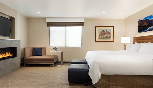 Chambre, 1 très grand lit, non-fumeurs, cheminée