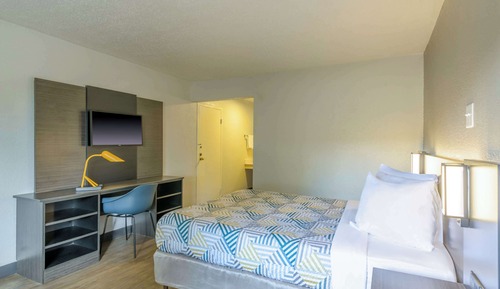 Chambre Standard, 1 grand lit, accessible aux personnes à mobilité réduite, non-fumeurs