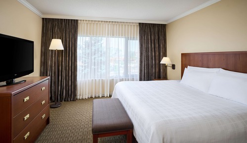 Chambre Standard, 1 très grand lit, non-fumeurs, baignoire à jets